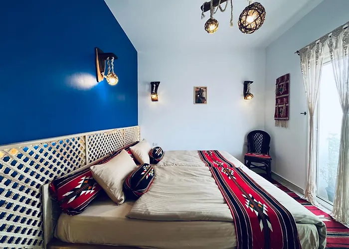 Sea & Mountain View Retreat -