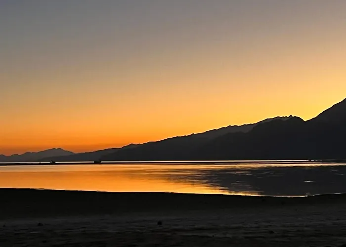 Apartment Sea & Mountain View Retreat - *